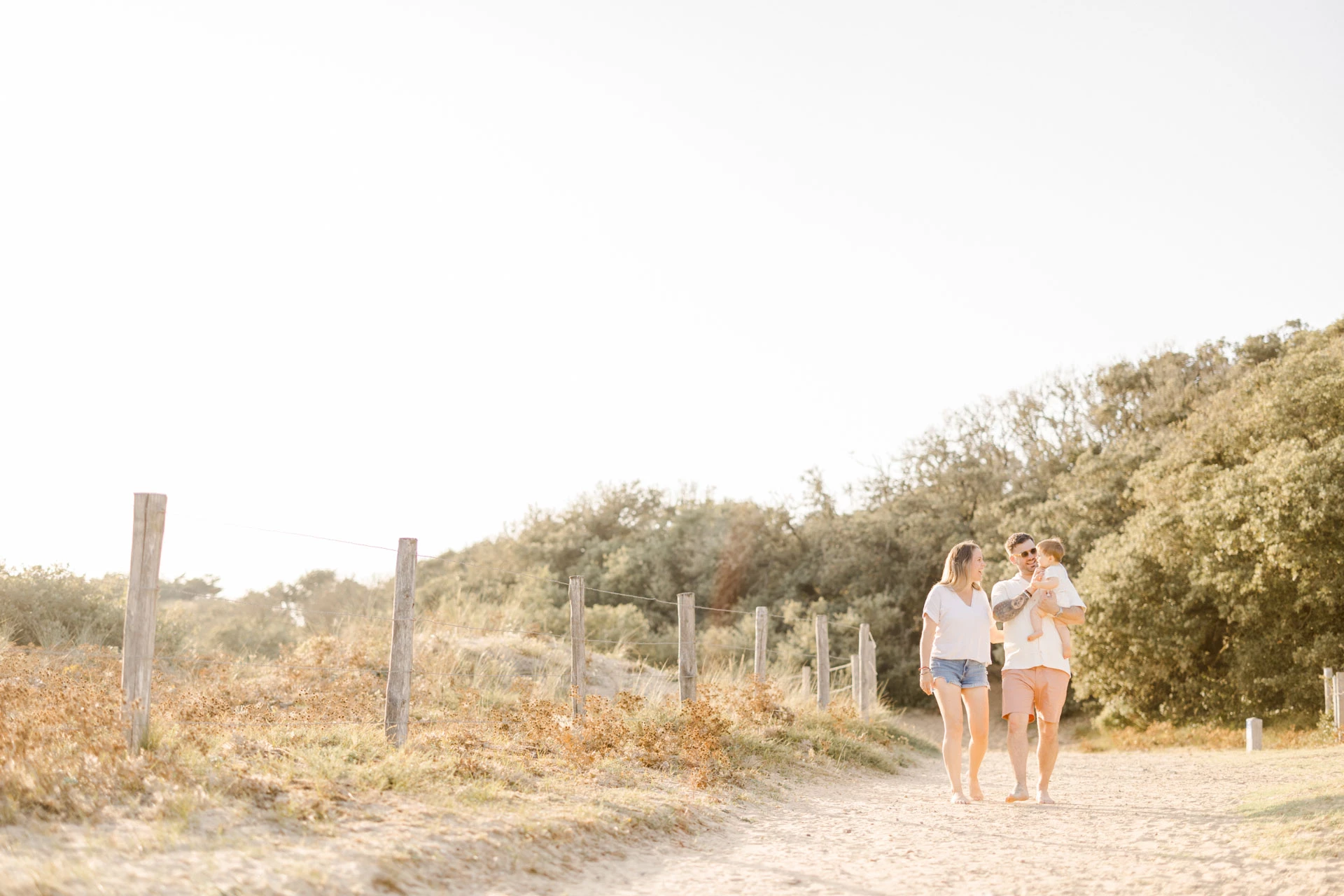 bonheur amour chemin de terre sable marron